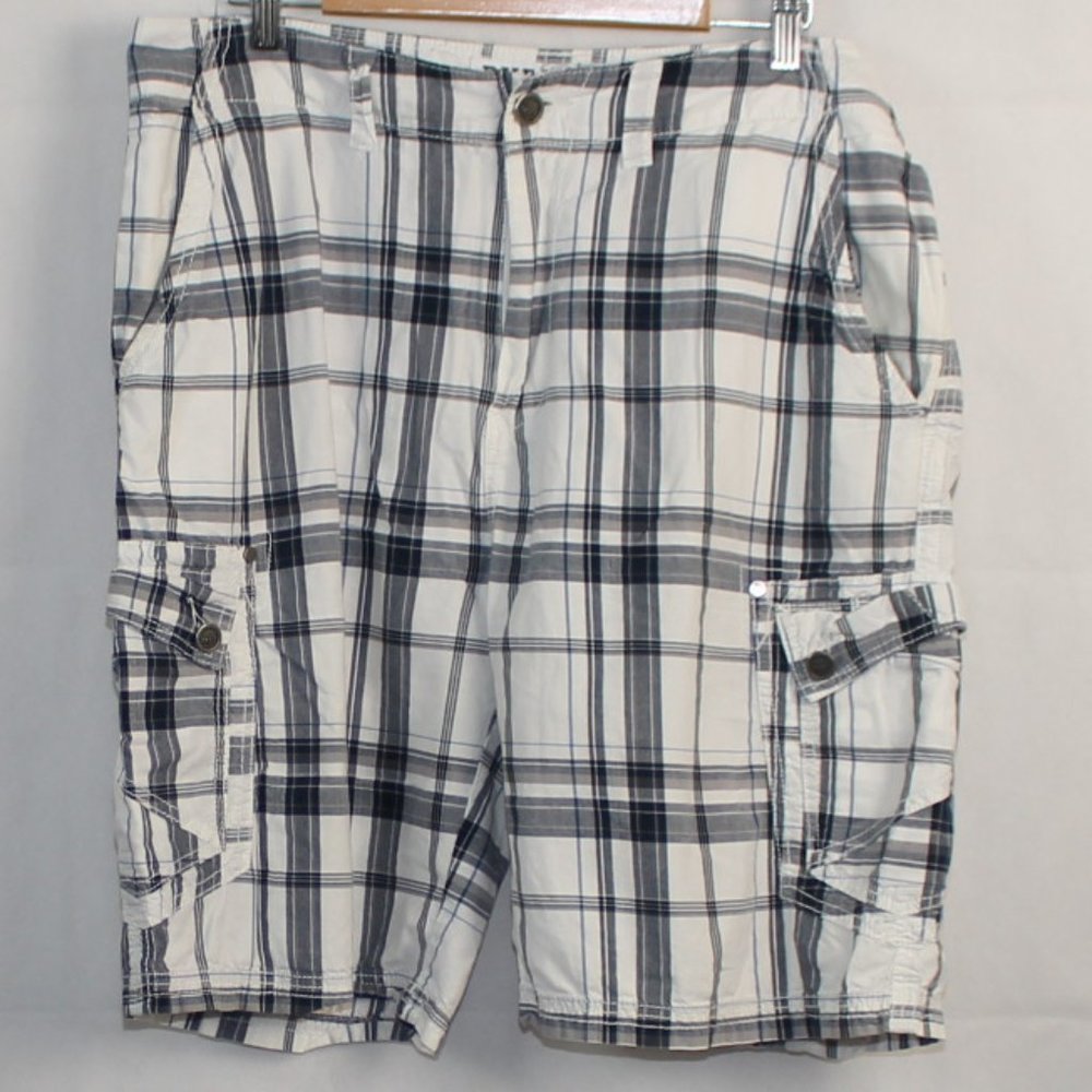 BKE Athletic Cedar Plaid Shorts 36 F170